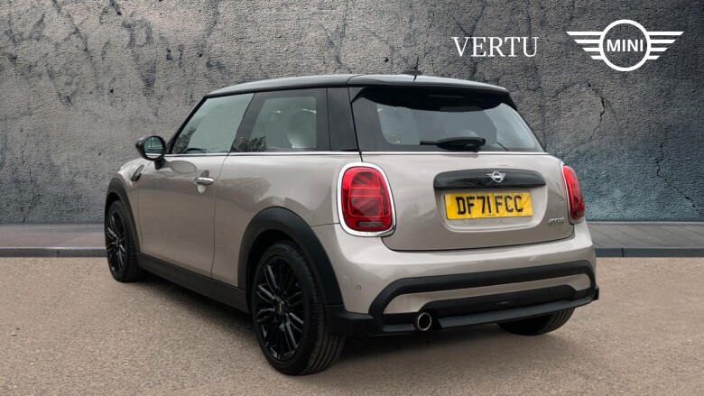 MINI Hatchback 1.5 Cooper Exclusive 3dr Auto Petrol Hatchback